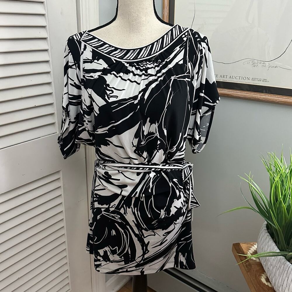 BCBGMaxazria Dress XS Black White Abstract Belted Mini Slinky Knit Cocktail